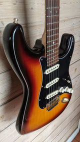 2HD Fender Partscaster with LTD Custom shop plate - Originally Am Dlx Ash Strat Sunburst