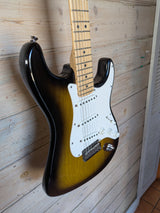 2HD 50th Anniversary American Stratocaster® (2004-2005)- Maple Fingerboard- 2-Color Sunburst