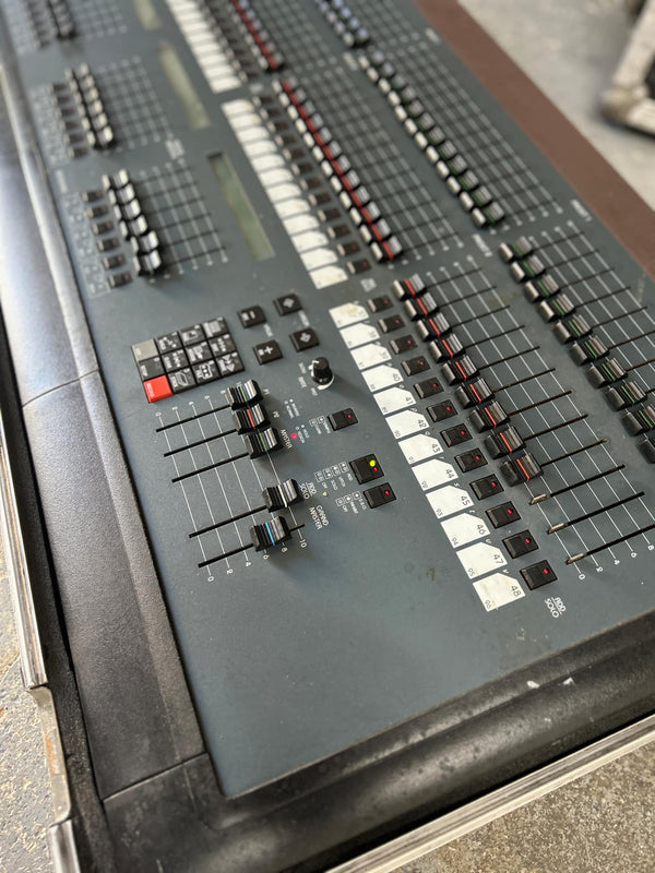 Ex Hire - LSC Maxin Lighting Console (Includes Blue Case)