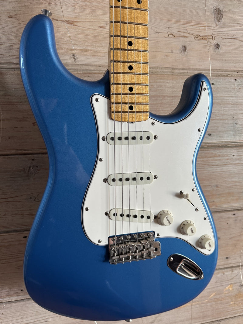 Custom Shop 2019 Vintage Custom 62 Strat in Lake Placid Blue