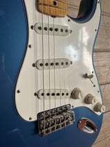 Custom Shop 2019 Vintage Custom 62 Strat in Lake Placid Blue