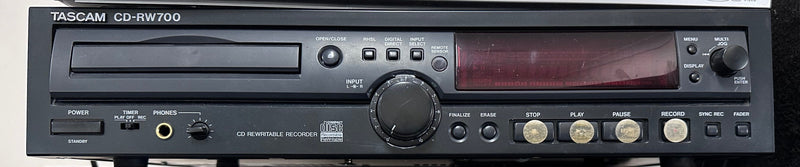 2HD Tascam CD Recorder Rewriter CD-RW700 sn#0092539 (1)